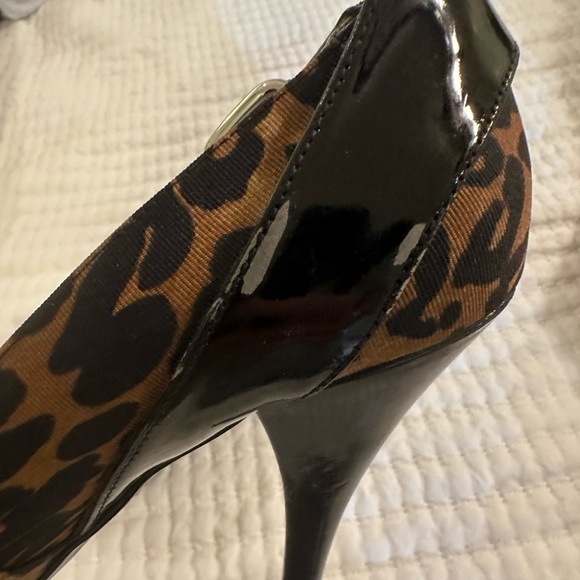 Heels - Picture 2 of 4